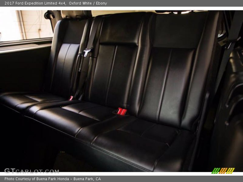 Oxford White / Ebony 2017 Ford Expedition Limited 4x4