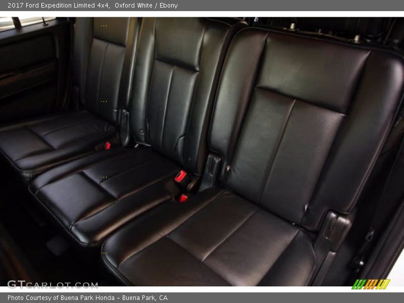 Oxford White / Ebony 2017 Ford Expedition Limited 4x4