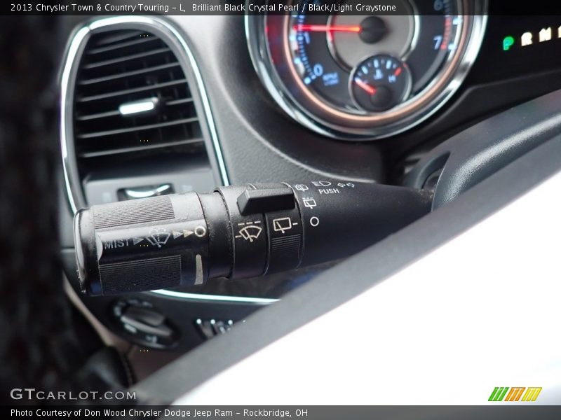 Brilliant Black Crystal Pearl / Black/Light Graystone 2013 Chrysler Town & Country Touring - L