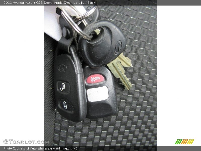 Apple Green Metallic / Black 2011 Hyundai Accent GS 3 Door