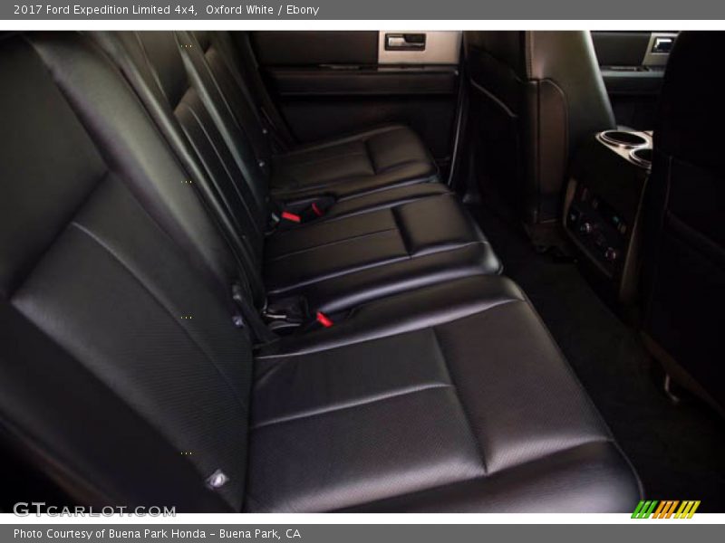 Oxford White / Ebony 2017 Ford Expedition Limited 4x4