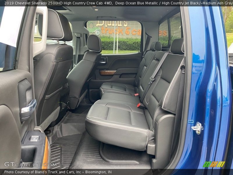 Deep Ocean Blue Metallic / High Country Jet Black/­Medium Ash Gray 2019 Chevrolet Silverado 2500HD High Country Crew Cab 4WD