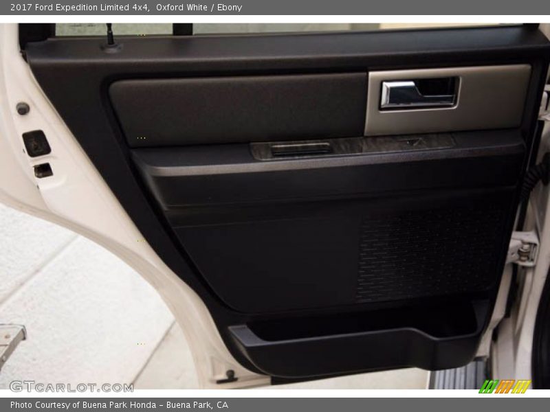 Oxford White / Ebony 2017 Ford Expedition Limited 4x4
