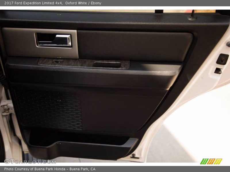 Oxford White / Ebony 2017 Ford Expedition Limited 4x4