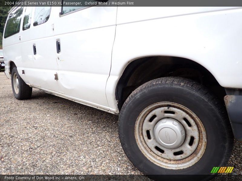 Oxford White / Medium Flint 2004 Ford E Series Van E150 XL Passenger