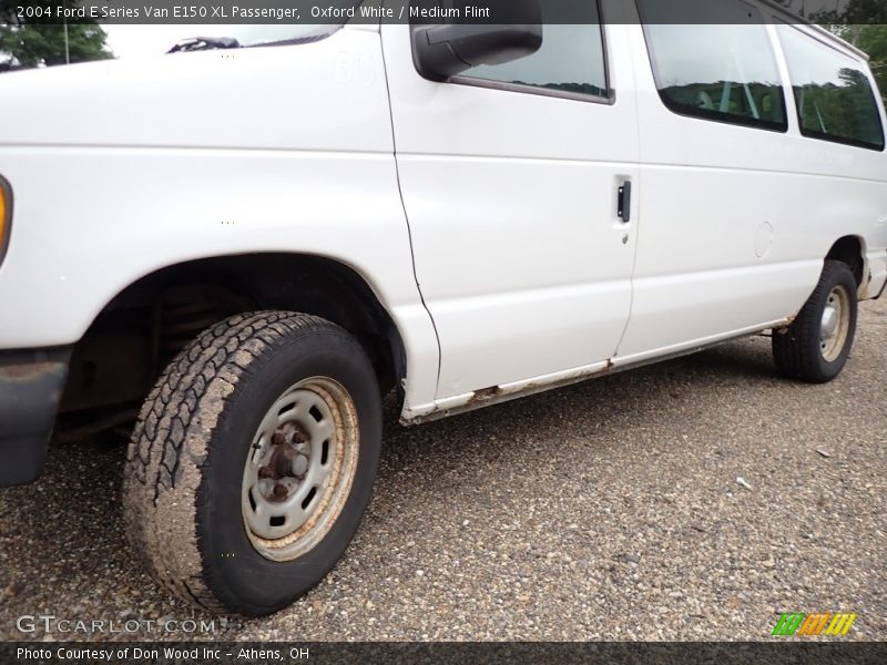 Oxford White / Medium Flint 2004 Ford E Series Van E150 XL Passenger