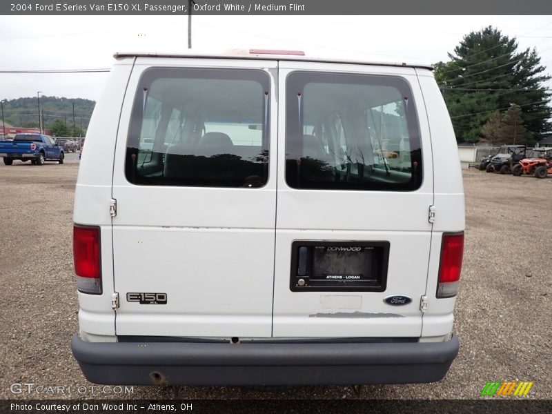Oxford White / Medium Flint 2004 Ford E Series Van E150 XL Passenger