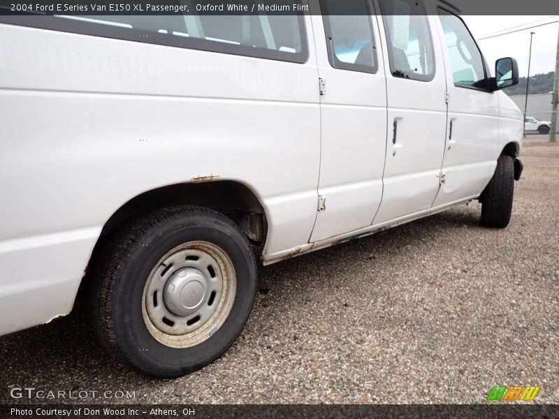 Oxford White / Medium Flint 2004 Ford E Series Van E150 XL Passenger