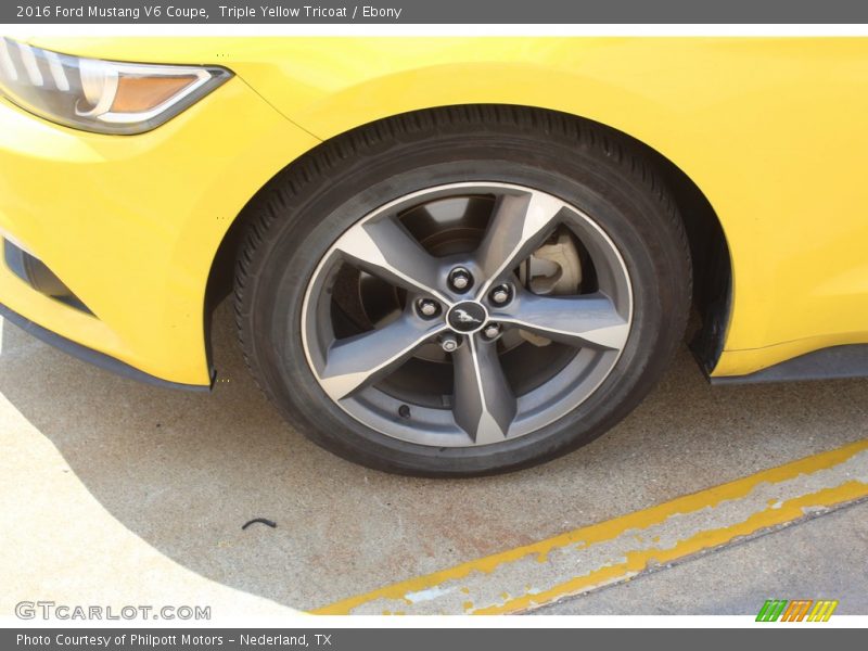 Triple Yellow Tricoat / Ebony 2016 Ford Mustang V6 Coupe
