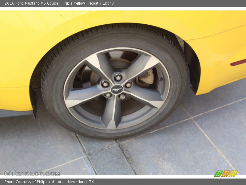 Triple Yellow Tricoat / Ebony 2016 Ford Mustang V6 Coupe