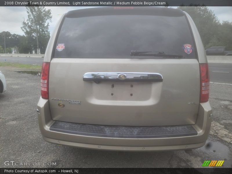 Light Sandstone Metallic / Medium Pebble Beige/Cream 2008 Chrysler Town & Country Limited