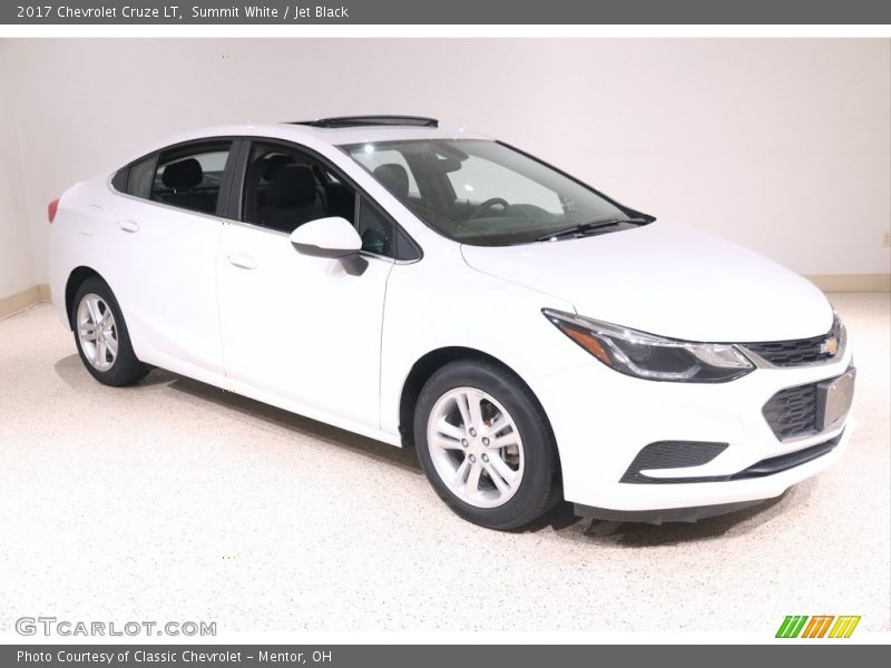 Summit White / Jet Black 2017 Chevrolet Cruze LT