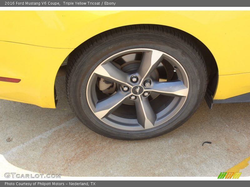 Triple Yellow Tricoat / Ebony 2016 Ford Mustang V6 Coupe