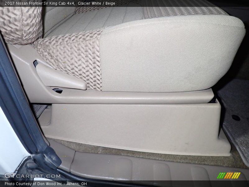 Glacier White / Beige 2017 Nissan Frontier SV King Cab 4x4