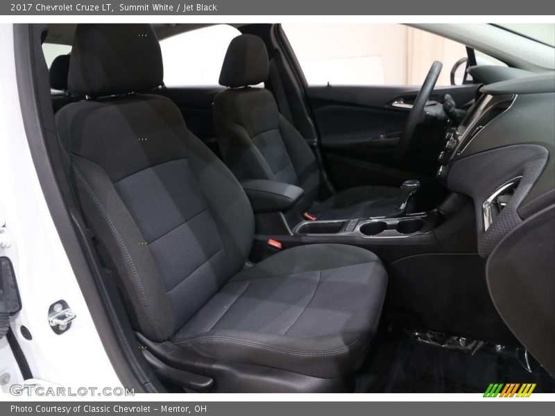 Summit White / Jet Black 2017 Chevrolet Cruze LT