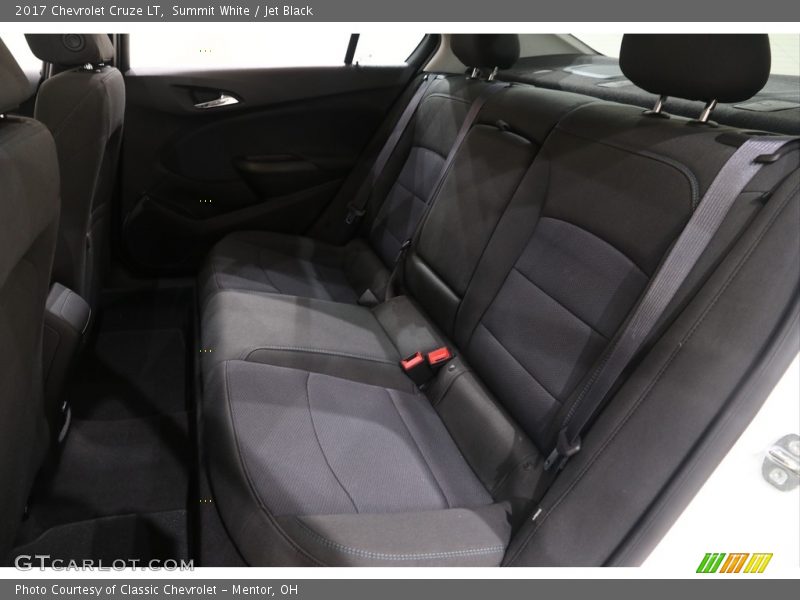 Summit White / Jet Black 2017 Chevrolet Cruze LT