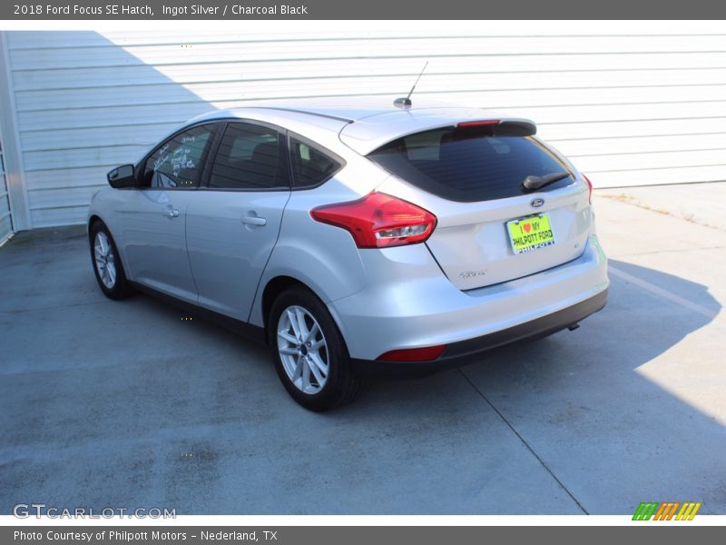 Ingot Silver / Charcoal Black 2018 Ford Focus SE Hatch