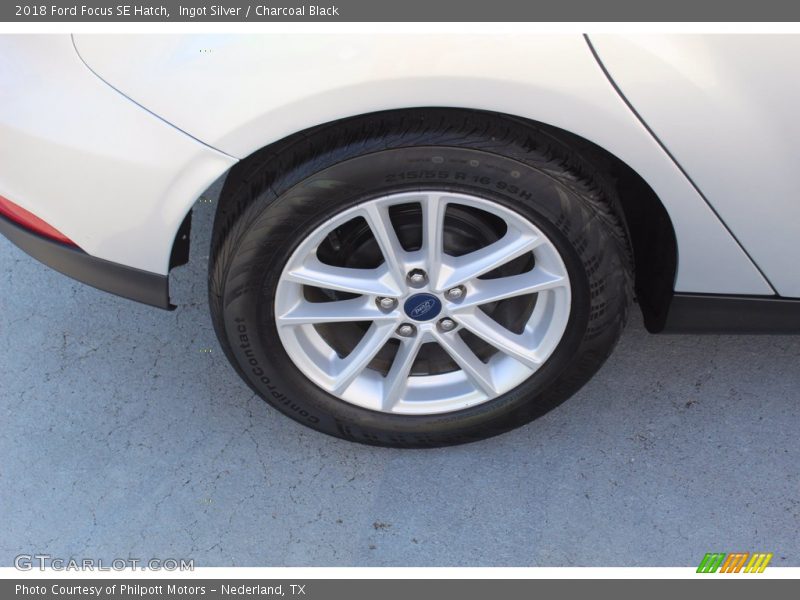 Ingot Silver / Charcoal Black 2018 Ford Focus SE Hatch