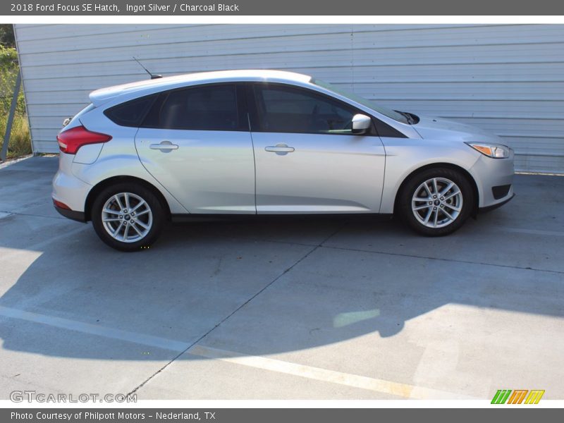 Ingot Silver / Charcoal Black 2018 Ford Focus SE Hatch