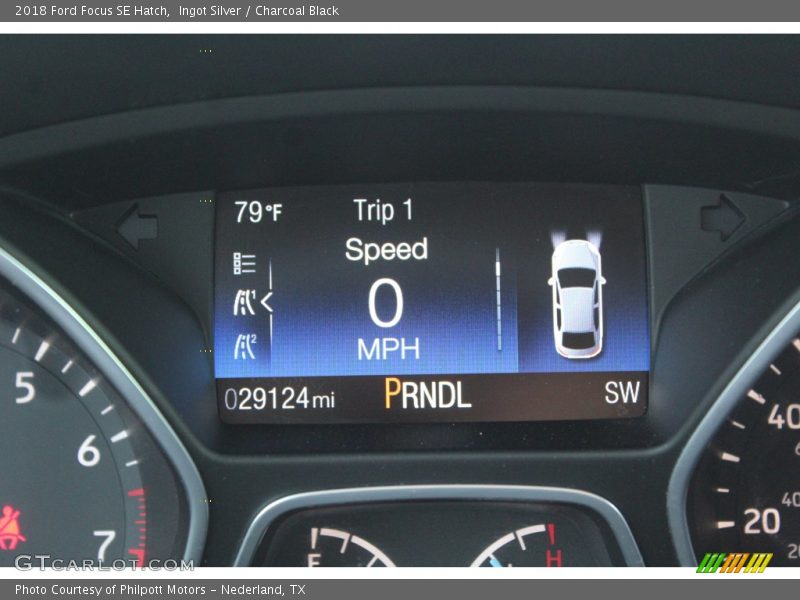 Ingot Silver / Charcoal Black 2018 Ford Focus SE Hatch