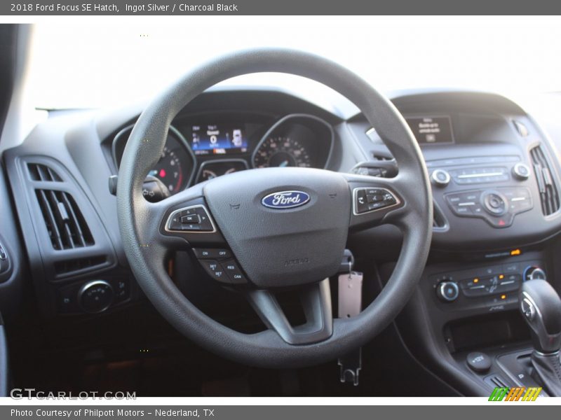Ingot Silver / Charcoal Black 2018 Ford Focus SE Hatch