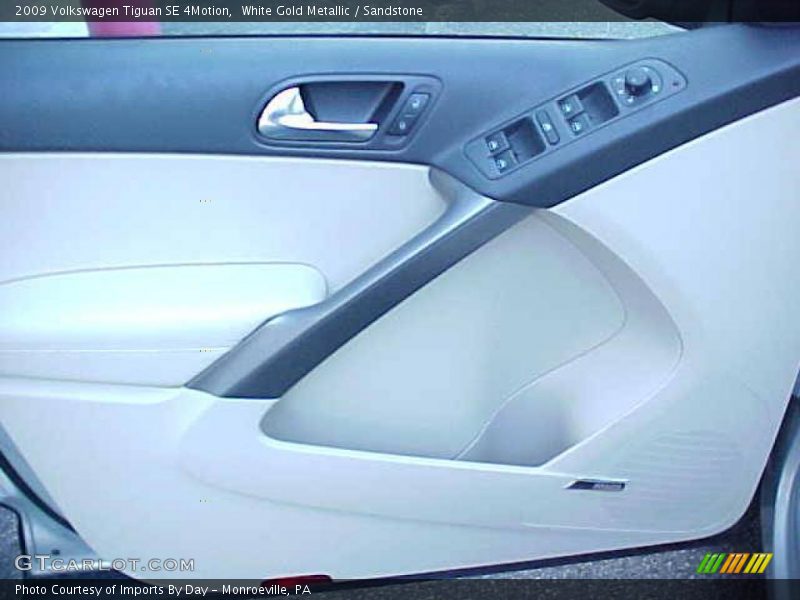White Gold Metallic / Sandstone 2009 Volkswagen Tiguan SE 4Motion