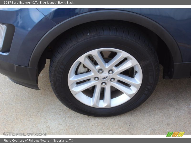 Blue Jeans / Ebony Black 2017 Ford Explorer XLT