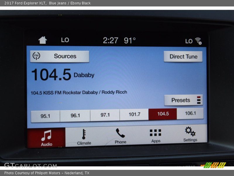 Blue Jeans / Ebony Black 2017 Ford Explorer XLT