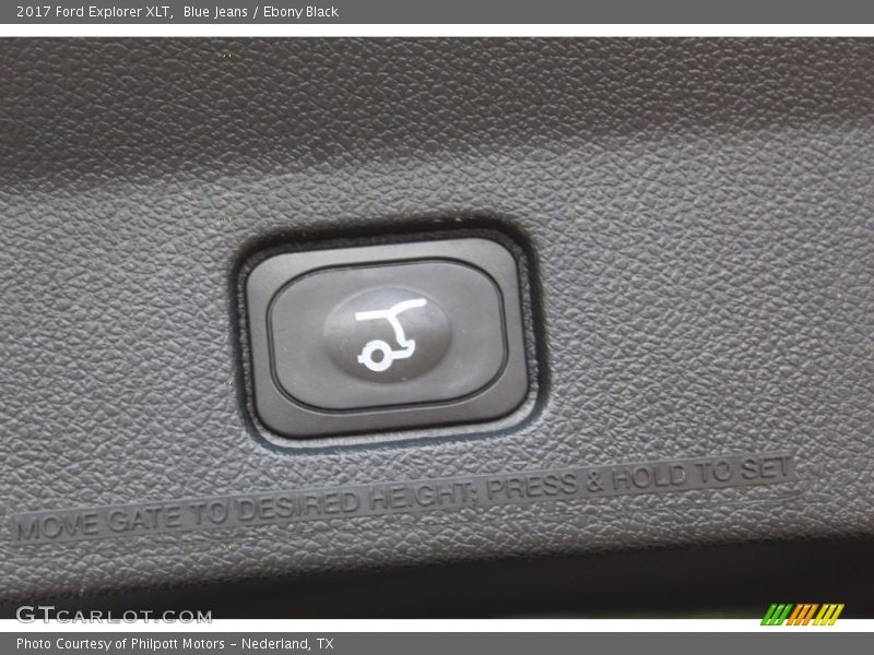 Blue Jeans / Ebony Black 2017 Ford Explorer XLT