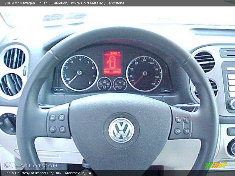 White Gold Metallic / Sandstone 2009 Volkswagen Tiguan SE 4Motion