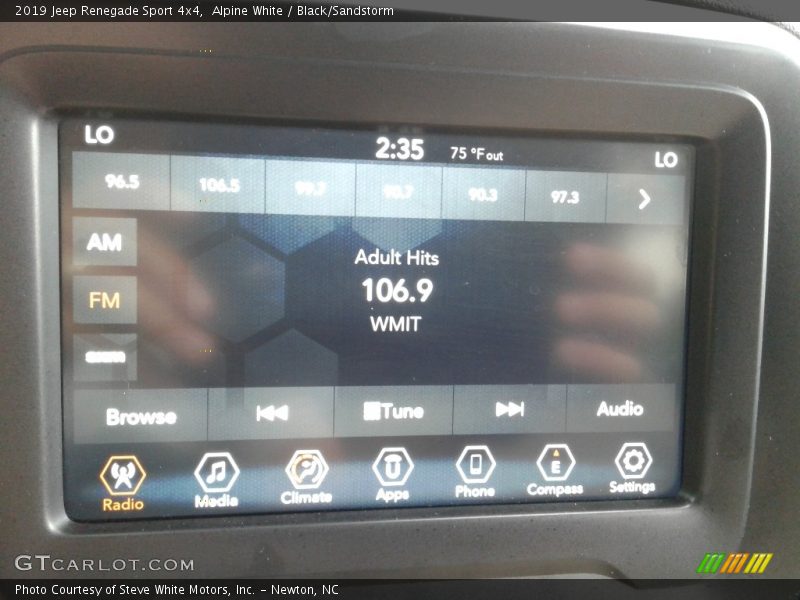 Alpine White / Black/Sandstorm 2019 Jeep Renegade Sport 4x4