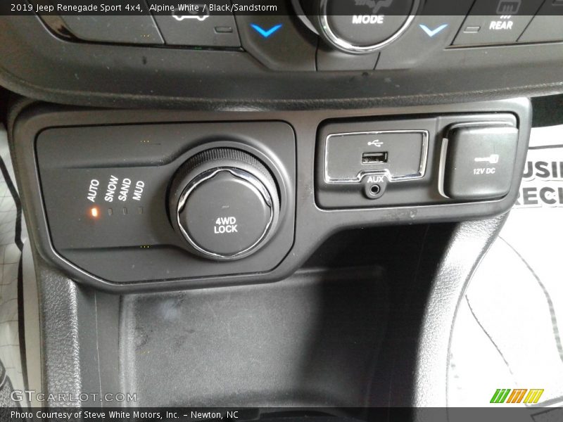 Alpine White / Black/Sandstorm 2019 Jeep Renegade Sport 4x4