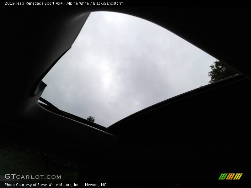 Alpine White / Black/Sandstorm 2019 Jeep Renegade Sport 4x4