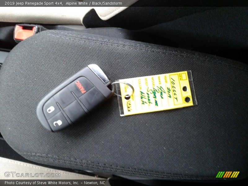 Alpine White / Black/Sandstorm 2019 Jeep Renegade Sport 4x4