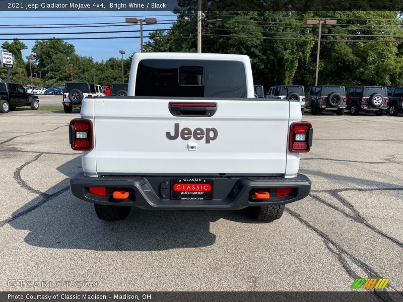 Bright White / Black 2021 Jeep Gladiator Mojave 4x4