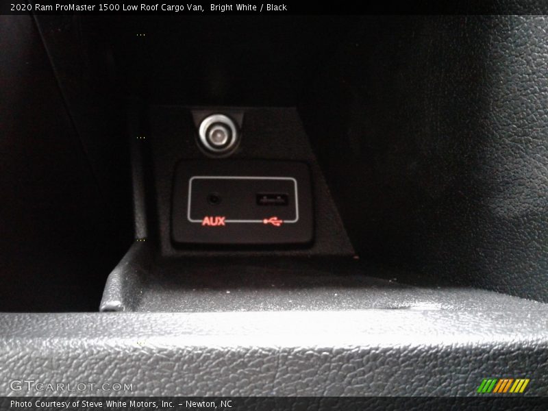Bright White / Black 2020 Ram ProMaster 1500 Low Roof Cargo Van