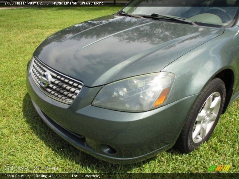 Mystic Emerald Green / Blond 2005 Nissan Altima 2.5 S