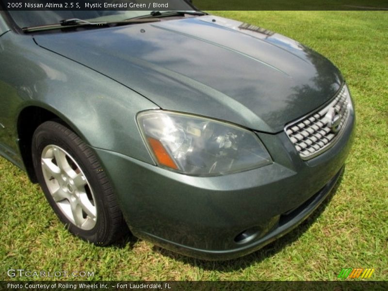 Mystic Emerald Green / Blond 2005 Nissan Altima 2.5 S