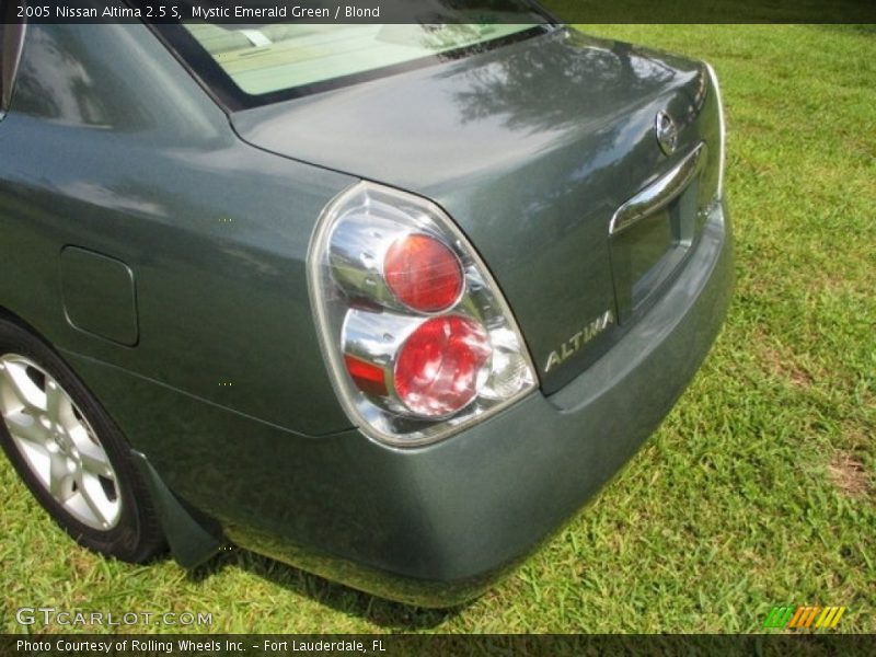 Mystic Emerald Green / Blond 2005 Nissan Altima 2.5 S