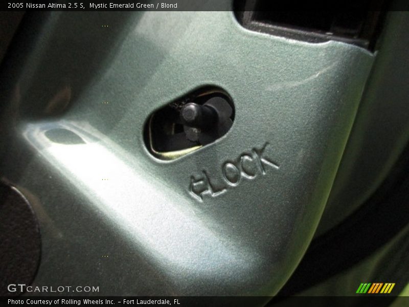 Mystic Emerald Green / Blond 2005 Nissan Altima 2.5 S