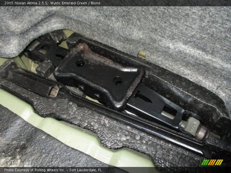 Mystic Emerald Green / Blond 2005 Nissan Altima 2.5 S