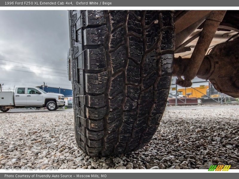Oxford White / Beige 1996 Ford F250 XL Extended Cab 4x4