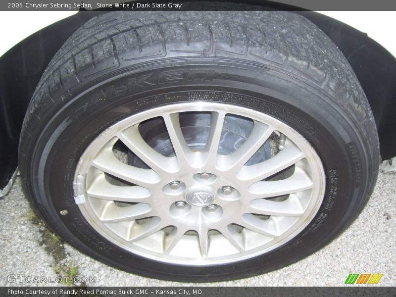 Stone White / Dark Slate Gray 2005 Chrysler Sebring Sedan