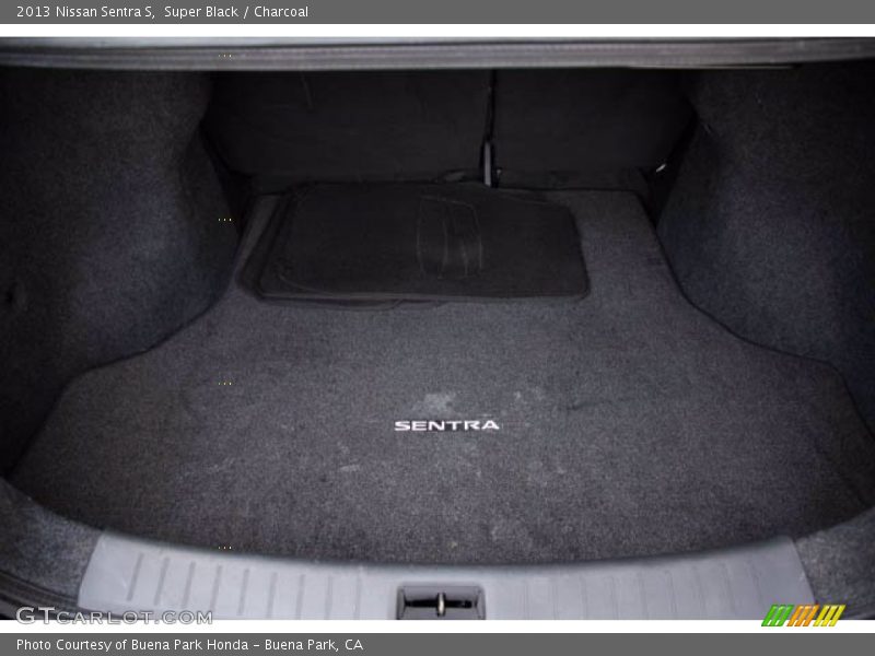 Super Black / Charcoal 2013 Nissan Sentra S