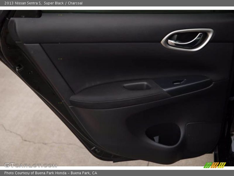 Super Black / Charcoal 2013 Nissan Sentra S