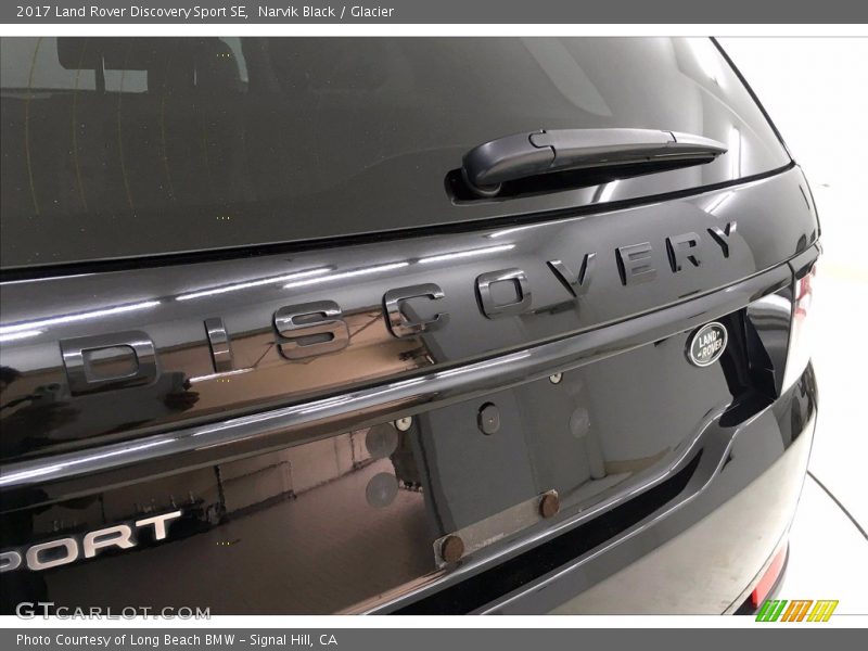Narvik Black / Glacier 2017 Land Rover Discovery Sport SE
