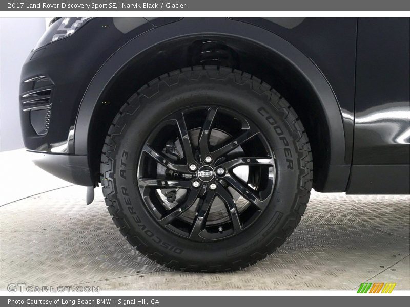 Narvik Black / Glacier 2017 Land Rover Discovery Sport SE