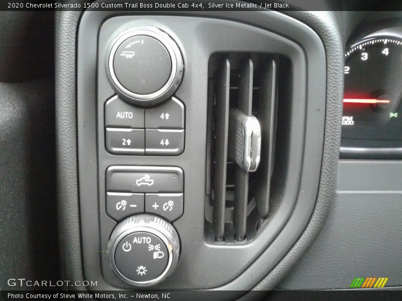 Silver Ice Metallic / Jet Black 2020 Chevrolet Silverado 1500 Custom Trail Boss Double Cab 4x4