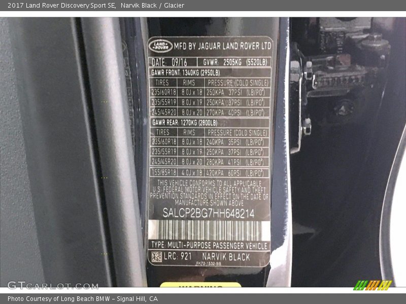 Narvik Black / Glacier 2017 Land Rover Discovery Sport SE