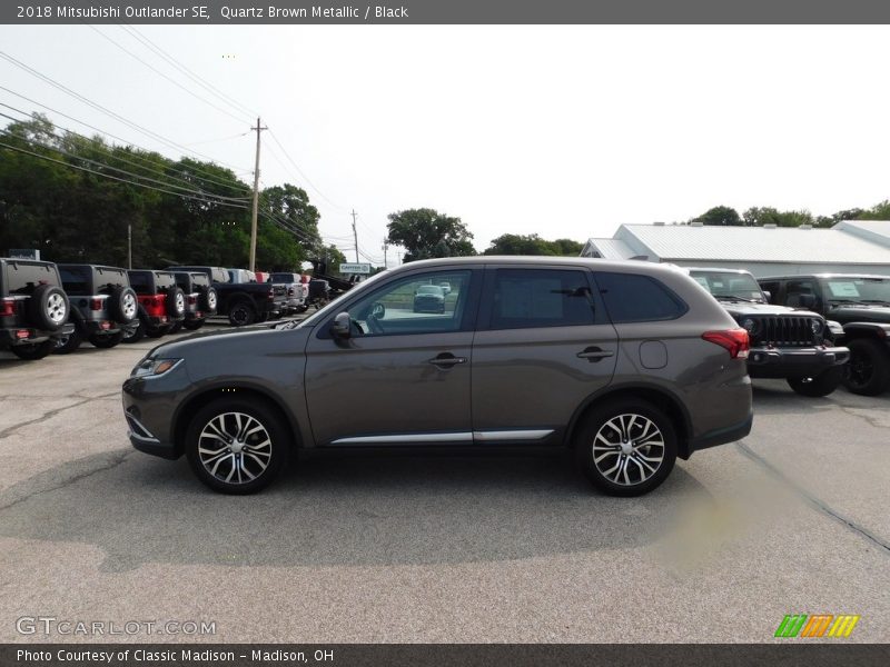 Quartz Brown Metallic / Black 2018 Mitsubishi Outlander SE